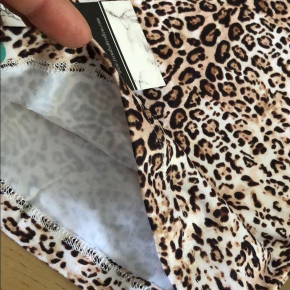 LEOPARD PRINT PULL OVER FACE MASK - Picture 5 of 12